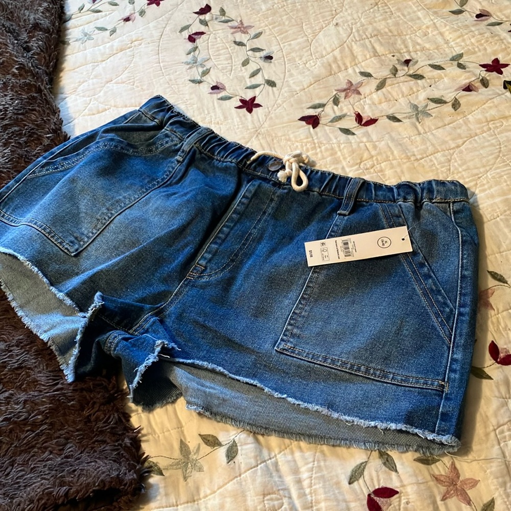 Women's Dark Blue Denim Shorts Size XL (16-18) NEW  Cargo/Utility Short Shorts
